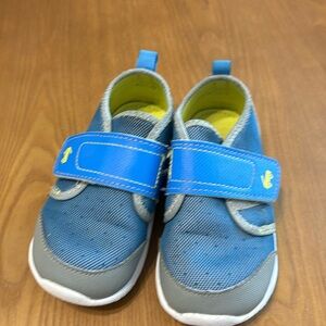 See Kai run size 8 boys water shoes